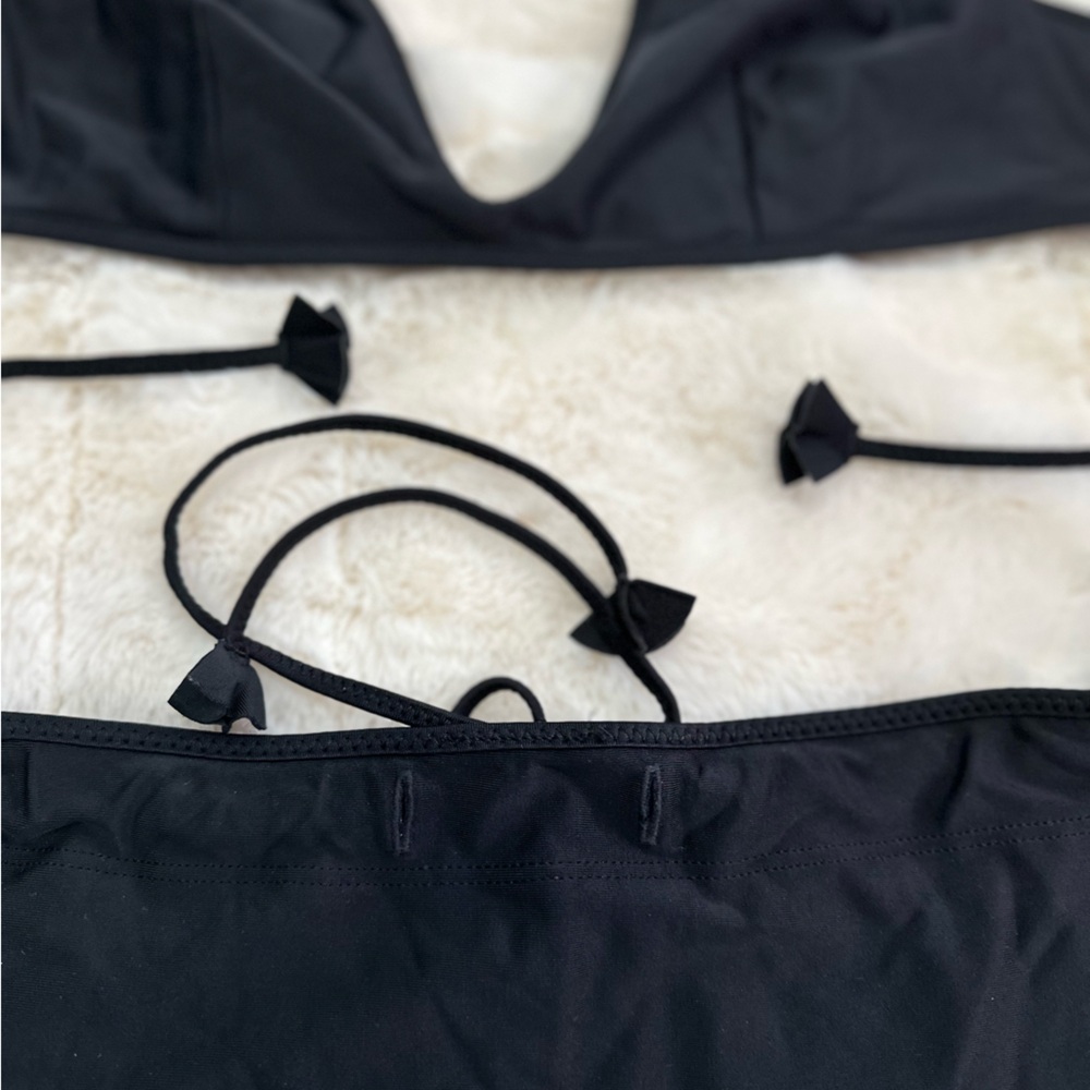 Lululemon bikini 6 & 8 - Picture 4 of 4